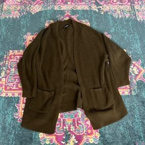 Express oversized cardigan with pockets.